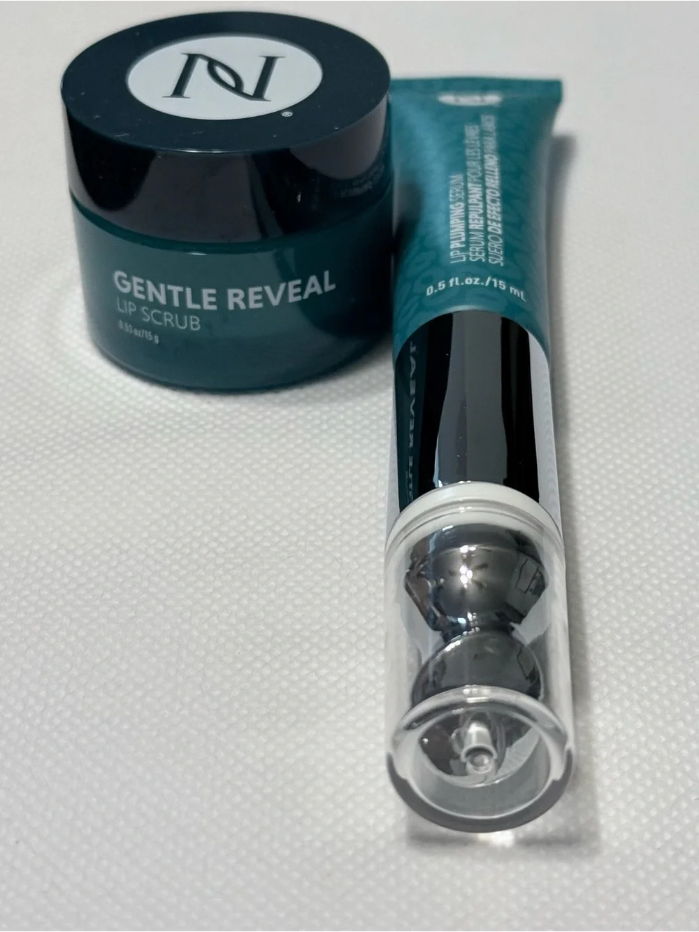 Neora Gentle Reveal Lip Plumping Serum & Lip Scrub - BRAND NEW
